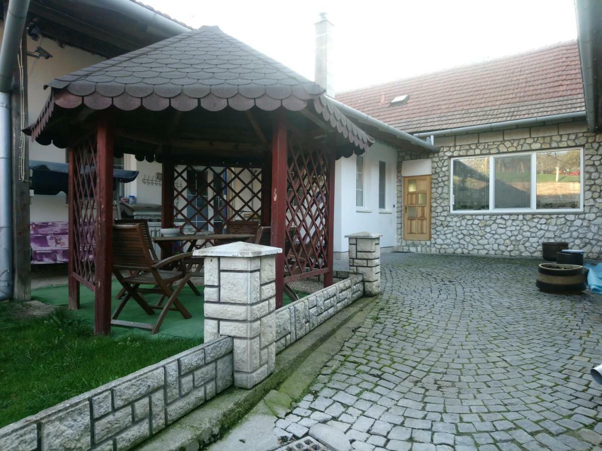 Apartman Modre Z Nebe Nemcicky  Exterior photo
